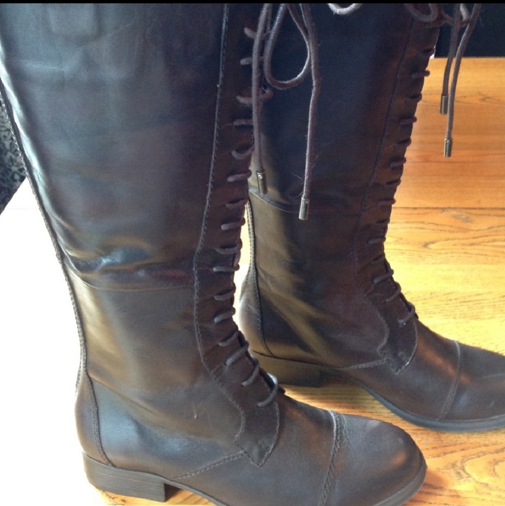 Lace up boot